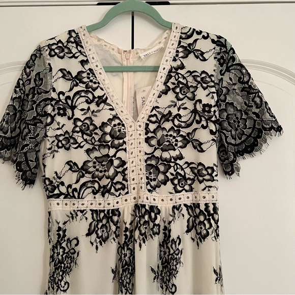 Salt & Soul Hana Floral Lace Maxi - Picture 7 of 7